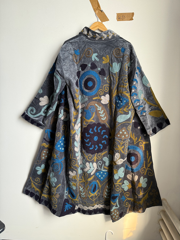 Reversible Pipa Long Embroidered Velvet Jacket