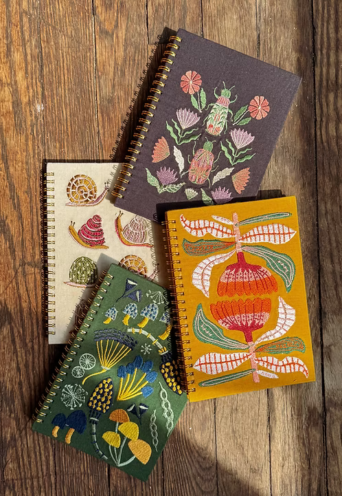 Cuaderno espiral bordado de algodón y lino