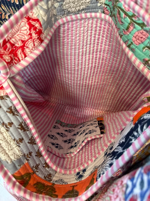 Sac cabas matelassé en coton à patchwork imprimé au bloc à la main
