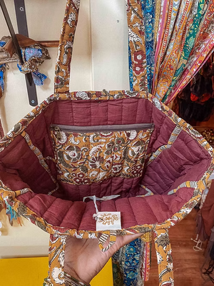 Bolso tote Ochre Garden estampado con bloques