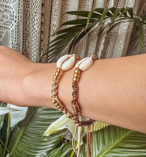 Beaded Shell Macrame Bracelet