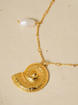 Viola Shell Necklace