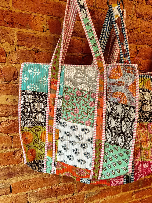 Sac cabas matelassé en coton à patchwork imprimé au bloc à la main