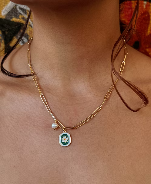 Timeo Vintage Enamel Daisy Chain Neckalce