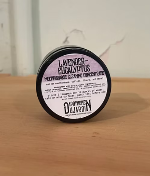 Concentrado limpiador multiusos para el hogar