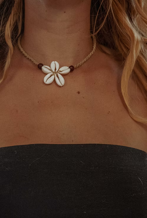 Moana Surf Flower Macrame Shell Necklace