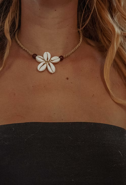 Moana Surf Flower Macrame Shell Necklace