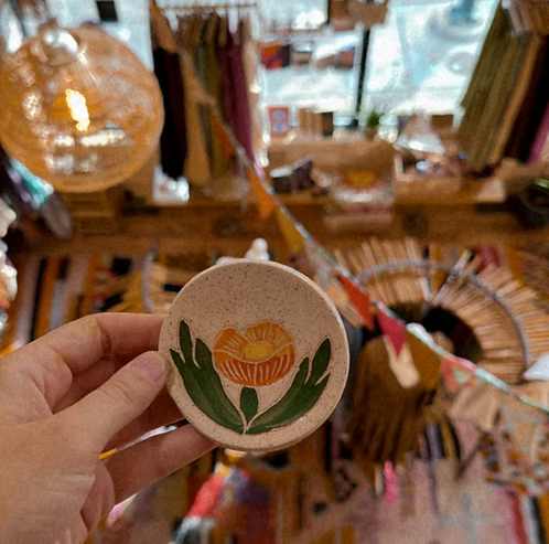 Globe Mallow Sgraffito Tea Rest Dish