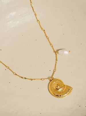 Viola Shell Necklace