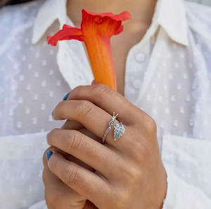 Anillo ajustable de plata de ley con diseño de caracol y hoja