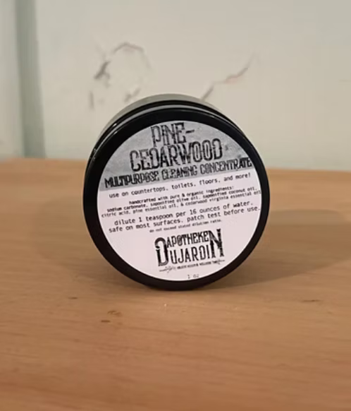 Concentrado limpiador multiusos para el hogar