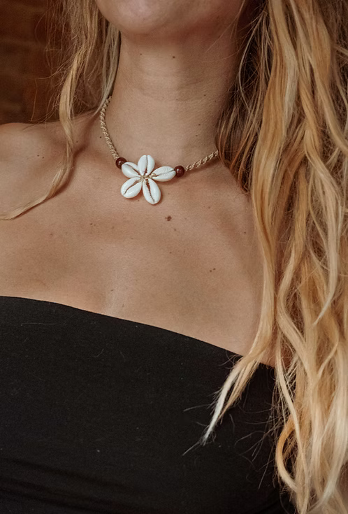 Moana Surf Flower Macrame Shell Necklace