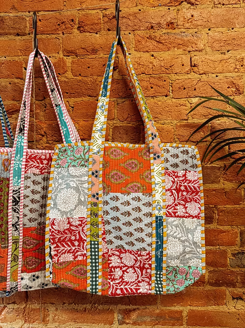 Sac cabas matelassé en coton à patchwork imprimé au bloc à la main