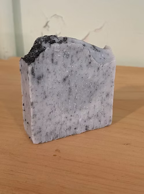 Jabón de sal negra de lava
