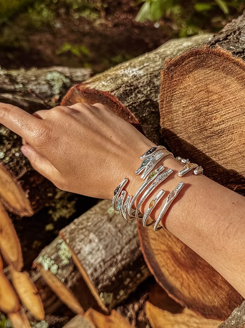 Brazalete Peekaboo Crystal y plata esterlina pulida