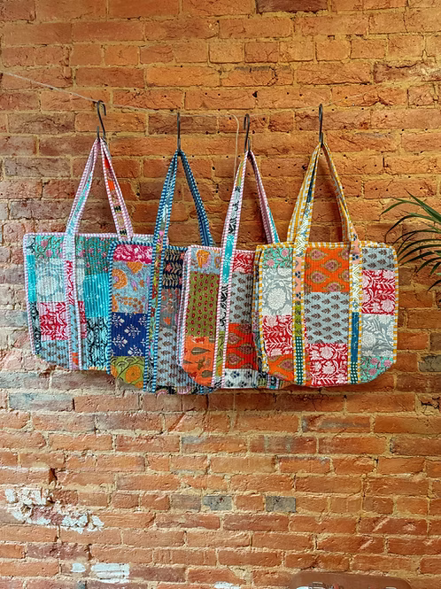 Sac cabas matelassé en coton à patchwork imprimé au bloc à la main