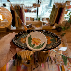 Globe Mallow Sgraffito Tea Rest Dish