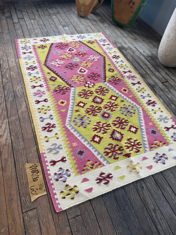 Tapis vintage en laine tissé main 106 | 3' x 5'
