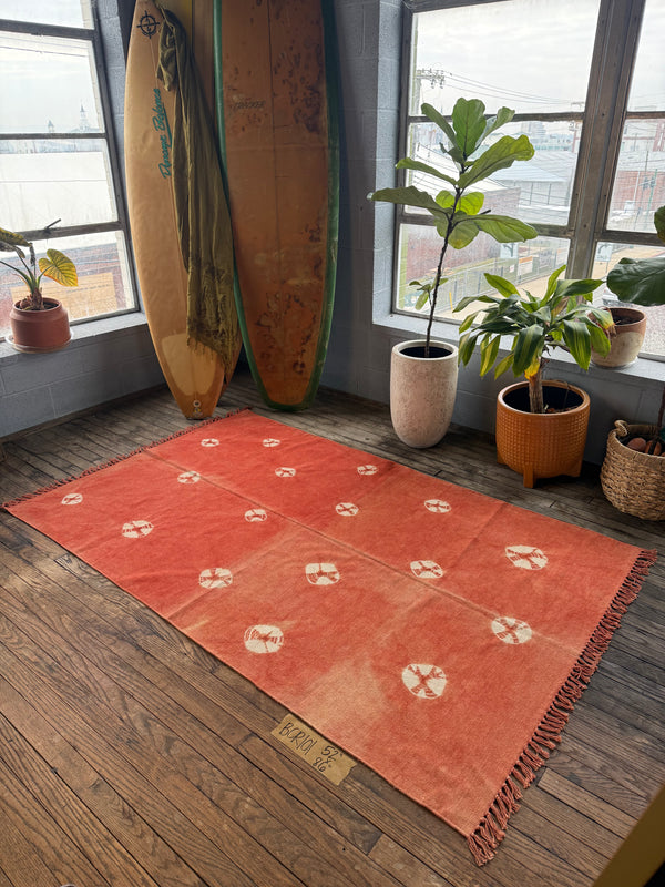 Tapis en coton teint à la main batik vintage 101 | 52" x 86"