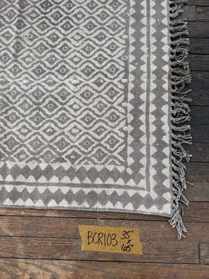 Tapis en coton teint à la main batik vintage 103 | 35" x 65"