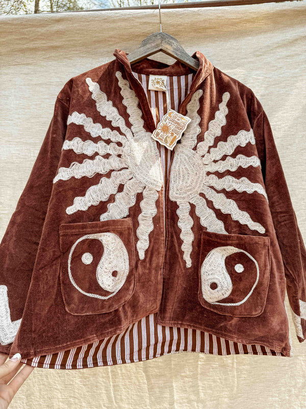 Solar Yin Yang Reversible Embroidered Velvet Jacket Cream / Earth
