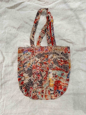 BOLSO DE MANO Kantha con diseño de alfombra persa