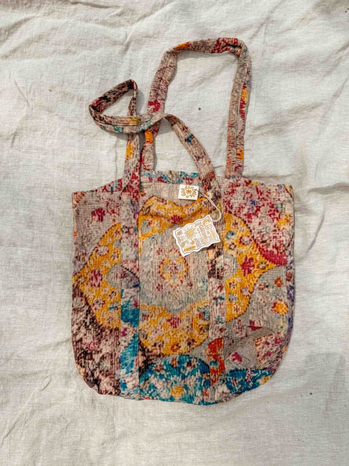 BOLSO DE MANO Kantha con diseño de alfombra persa